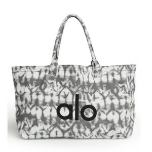 NWT- ALO Yoga Tye dye Tote - one size